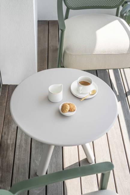 Cтолик кофейный ламинированный Norman 3-Pod Ø600х510 мм Cтолик кофейный ламинированный Norman 3-Pod Ø600х510 мм