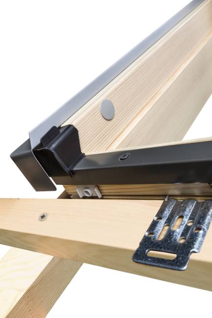 Деревянное мансардное окно FTP-V U5 THERMO со среднеповоротным открыванием Деревянное мансардное окно FTP-V U5 THERMO со среднеповоротным открыванием