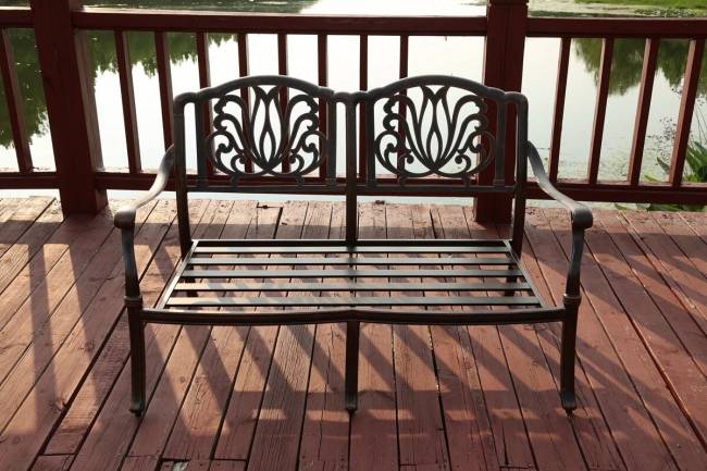 Диван двухместный Madrid из литого алюминия Диван двухместный Madrid из литого алюминия