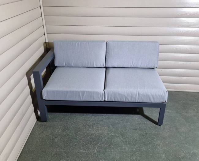 Угловой диван из алюминия Graphite