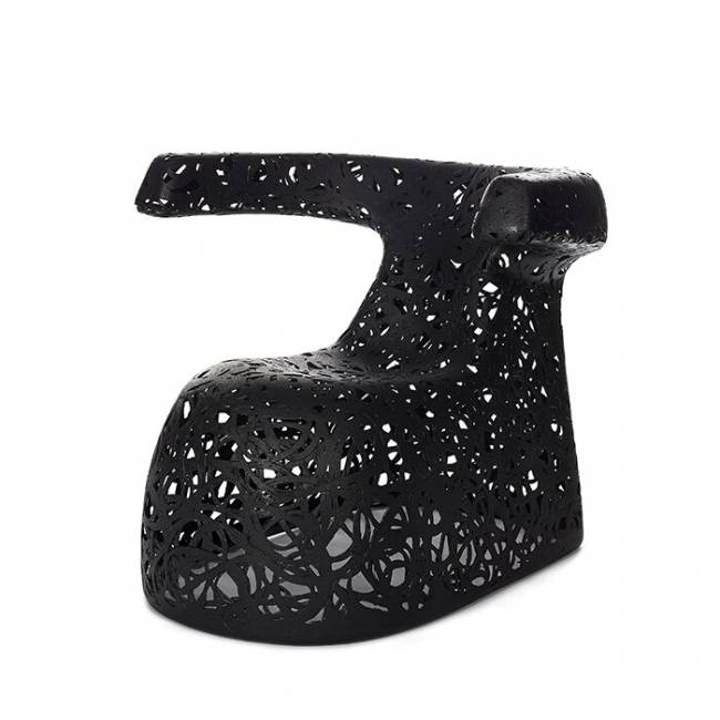 Базальтовое кресло "Hug Chair", Черное Базальтовое кресло "Hug Chair", Черное