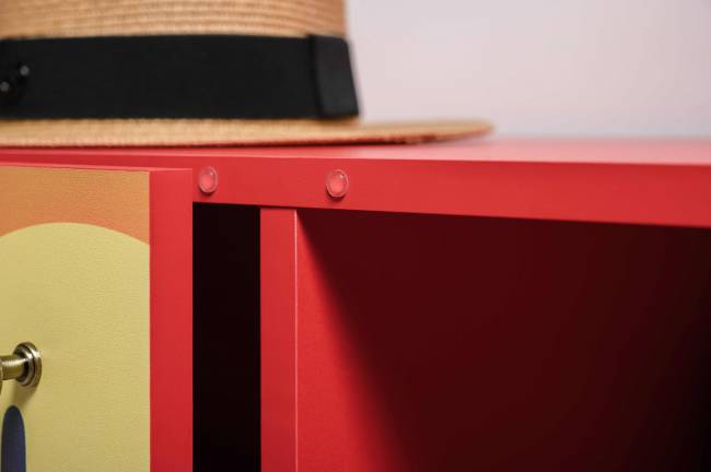 Комод-тумба Кармин 16.230.03 цвет красный/белый, фасады с рисунком Бразильские домики